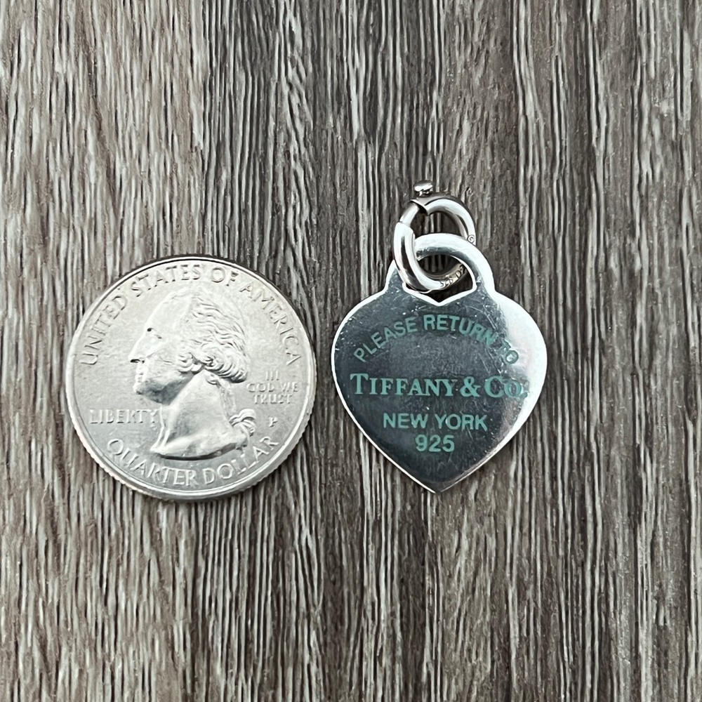 RTT‎ signature blue enamel charm